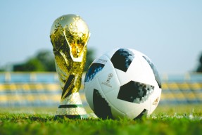 2026美加墨世界杯-莱万惊艳难阻连败，热火青年军未来可期